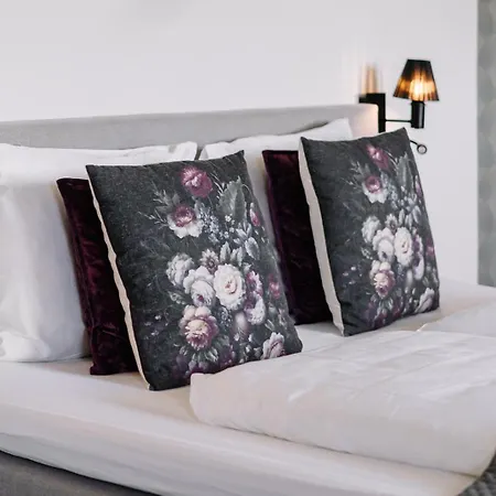 Brasserie Villare Bed & Breakfast
